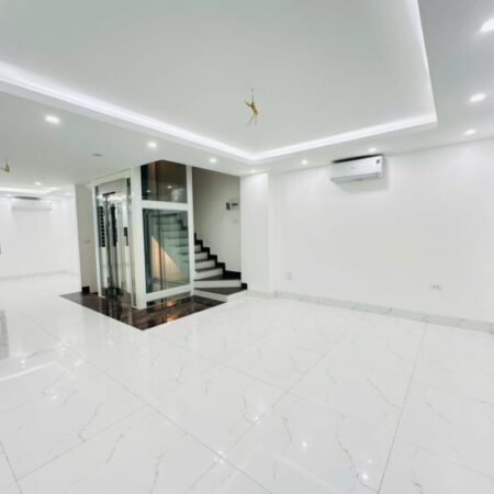 Ô tô Phân lô Thang máy Hoàng Quốc Việt 60m 6T, MT 5m, nhỉnh 25 tỷ