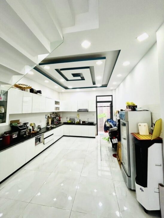 NHÀ RIÊNG NỞ HẬU TÀI LỘC – 4 TẦNG – KHU BIỆT TỰ KIỀU ĐÀM – DT: 4.2M x20M( 78M2) – TÂN HƯNG – QUẬN