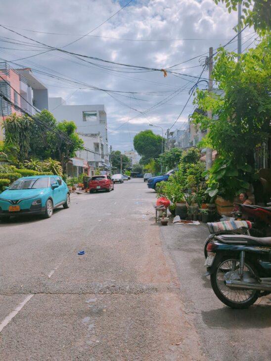 BÁN ĐẤT TẶNG NHÀ CẤP 4 – ĐƯỜNG SỐ 1 – DT: 4.6M x 20(91.6M2) – TÂN KIỂNG – QUẬN 7 – GIÁ 13.9 TỶ