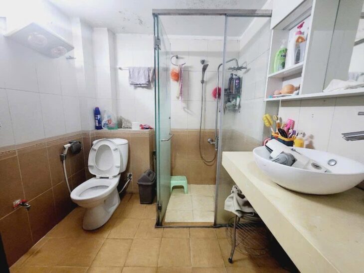 Siêu Hiếm-Nhà Lô Góc Phố Trung Kính 53/60m x 4 Tầng, MT 5.7m 18.9 Tỷ, Ô tô đỗ cửa