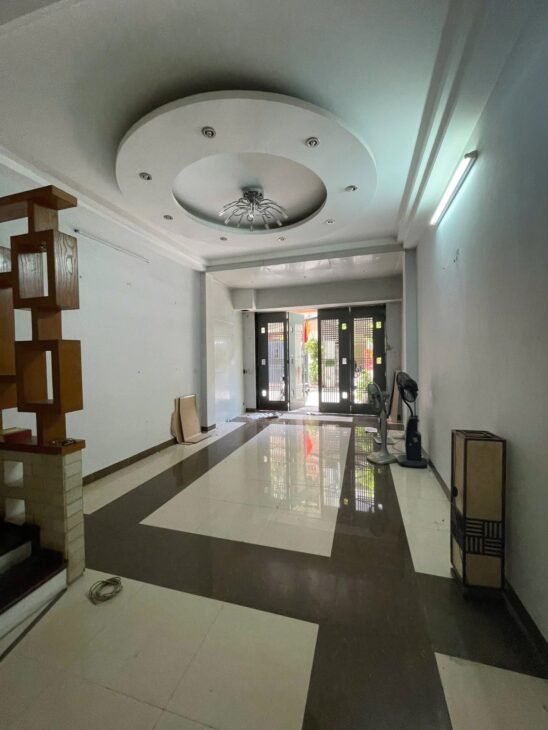 CỰC PHẨM- Ô tô tránh Phố Nguyễn Văn Huyên 56/70m, 5Tầng, Mặt tiền 4.5m 26 Tỷ