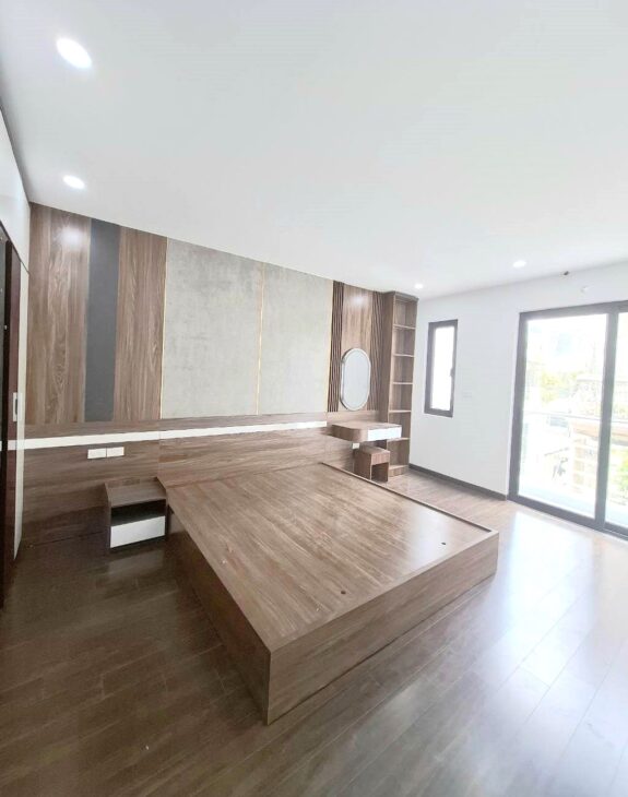 BÁN NHÀ 6 TẦNG THANG MÁY PHỐ NGỌC THỤY, LÔ GÓC, Ô TÔ VÀO NHÀ, DT: 41M, GIÁ CHÀO: 11,5 TỶ CÓ TL