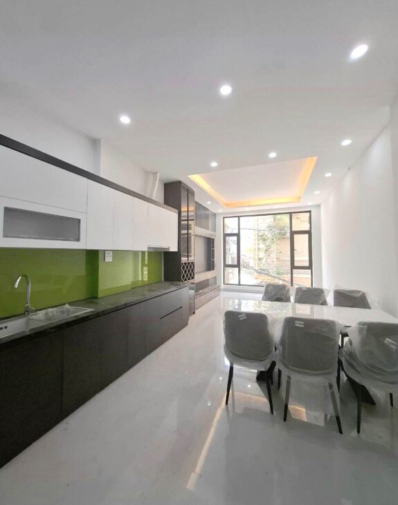 BÁN NHÀ 6 TẦNG THANG MÁY PHỐ NGỌC THỤY, LÔ GÓC, Ô TÔ VÀO NHÀ, DT: 41M, GIÁ CHÀO: 11,5 TỶ CÓ TL