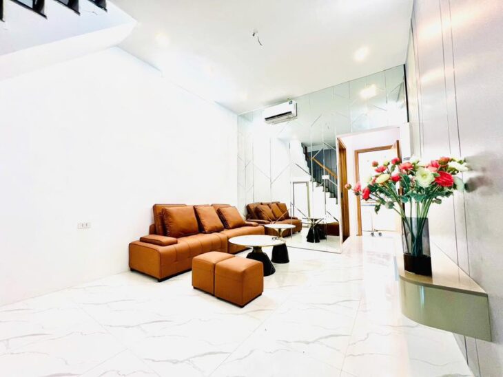 ????Tập thể Nam Đồng 90m 3PN Nội thất kính coong, Ô tô đỗ dưới, Tiện ích nhiều, 3.96 tỷ????