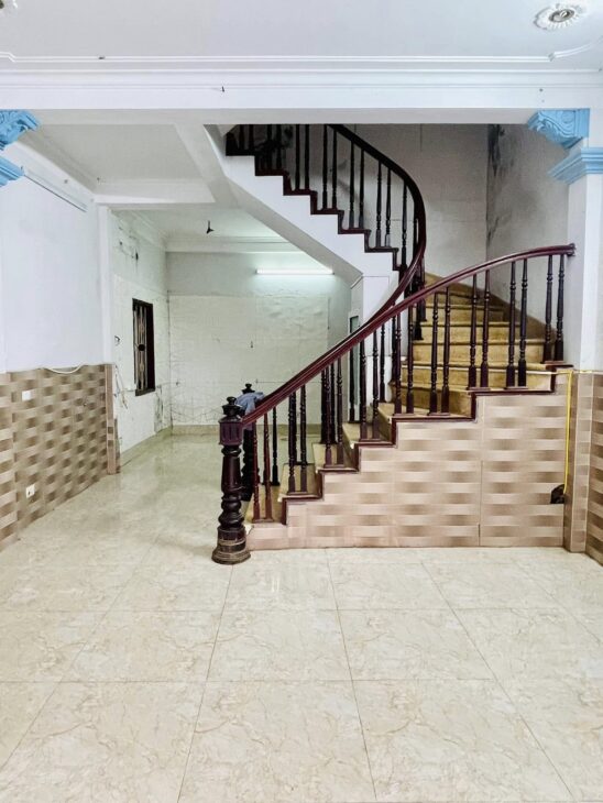 Bán nhà mặt phố Vĩnh Phúc Ba Đình vỉa hè, oto kinh doanh sầm uất 4tầng 75m 13.8 tỷ