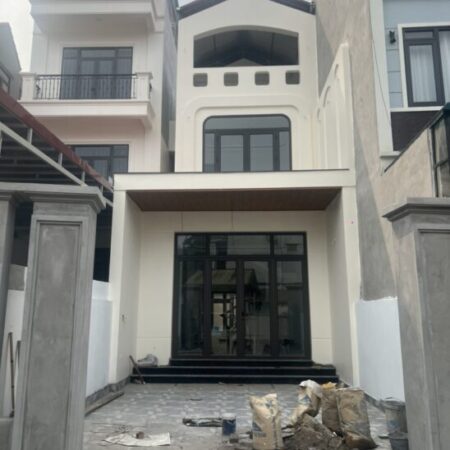 PHỐ BÁT KHỐI 20 tỷ 130m MẶT TIỀN 5m, NGÕ OTO TRÁNH,LONG BIÊN HÀ NỘI