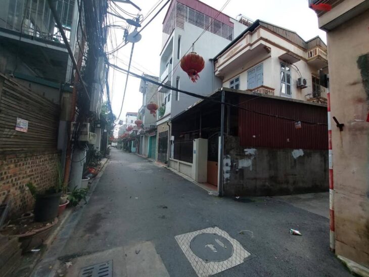 BÁN ĐẤT Ở THỔ CƯ 40M2 – VỊ TRÍ VÀNG NAM ĐUÔNG, THƯỢNG THANH, LONG BIÊN – GIÁ 5.4 TỶ – SỔ ĐỎ CHÍNH