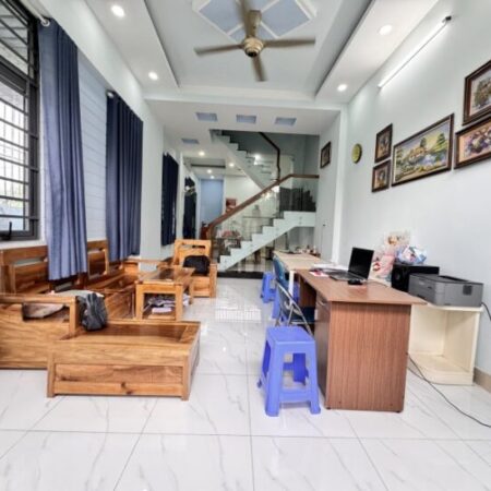 Bán nhà 3 tầng, 81m², 4PN, 4WC, Linh Đông, Thủ Đức – 7.6 tỷ Bán nhà 3 tầng, 81m², 4PN, 4WC, Linh Đông, Thủ Đức – 7.6 tỷ