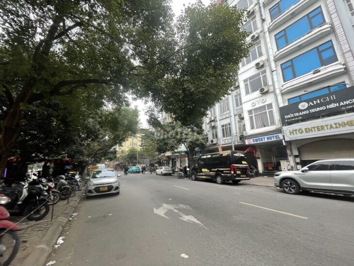 Siêu phẩm Trung Hòa – Cầu Giấy: 68m2, gần Big C, ô tô vào nhà – Mức giá không tưởng chỉ nhỉnh chục