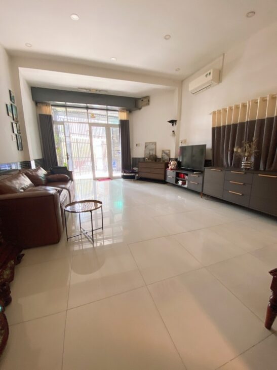 Bán nhà mặt phố Linh Đông, Thủ Đức, 95m², 2 tầng, sổ hồng. Giá 5,6 tỷ