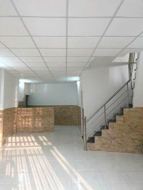 CẦN BÁN MẶT TIỀN KINH DOANH ĐƯỜNG 385, LÊ VĂN VIỆT, GIÁ 3,x TỶ