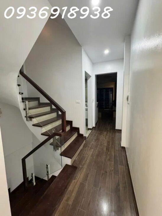 Chính chủ bán gấp nhà mới ngõ THẦN TÀI, Quận Cầu Giấy-50m x 6T-gara ô tô-16.8 tỷ