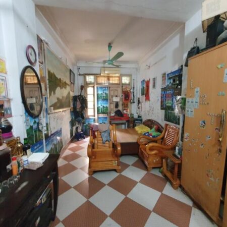 Bán nhà mặt phố, Cầu Giấy, 33m2, nở hậu, 5 tầng, chỉ 14.9 tỷ Bán nhà mặt phố, Cầu Giấy, 33m2, nở hậu, 5 tầng, chỉ 14.9 tỷ
