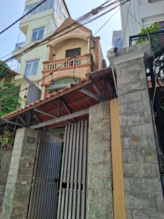 BÁN NHÀ BỒ ĐỀ 16 tỷ 95m MẶT TIỀN 6m NGÕ THÔNG Ô TÔ,SÁT MẶT PHỐ,LONG BIÊN