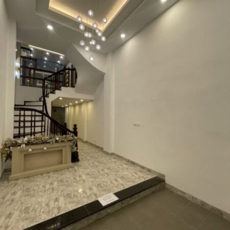 Bán nhà Láng, Đống Đa, ngõ ô tô, 2 thoáng 42m2, 5 tầng, đủ đồ, chỉ 12.85 tỷ