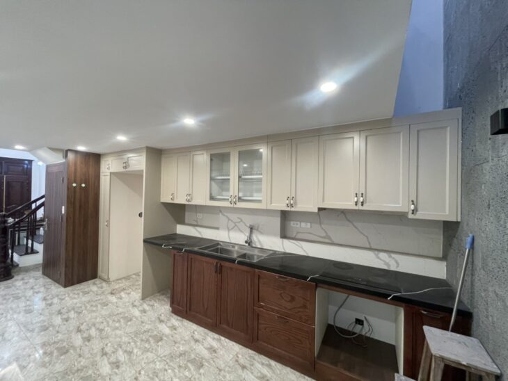 Bán nhà Láng, Đống Đa, ngõ ô tô, 2 thoáng 42m2, 5 tầng, đủ đồ, chỉ 12.85 tỷ