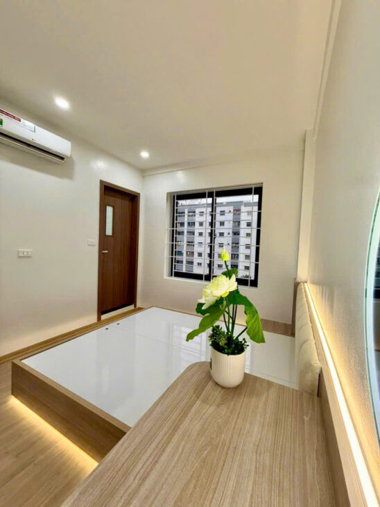 Bán căn hộ chung cư sổ đỏ Nơ 10 Linh Đàm, Q. Hoàng Mai DT 56m2, 2 ngủ, 3.x tỷ