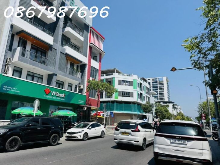 Cho thuê toà nhà đẹp 4 tầng mặt tiền Thích Quảng Đức – kinh doanh cực tốt
