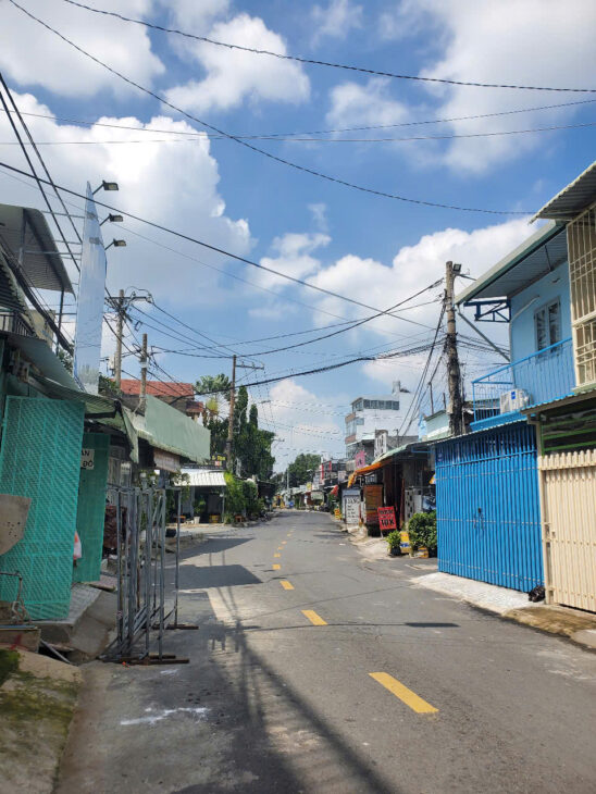 CẦN BÁN MẶT TIỀN KINH DOANH ĐƯỜNG 385, LÊ VĂN VIỆT, GIÁ 3,x TỶ