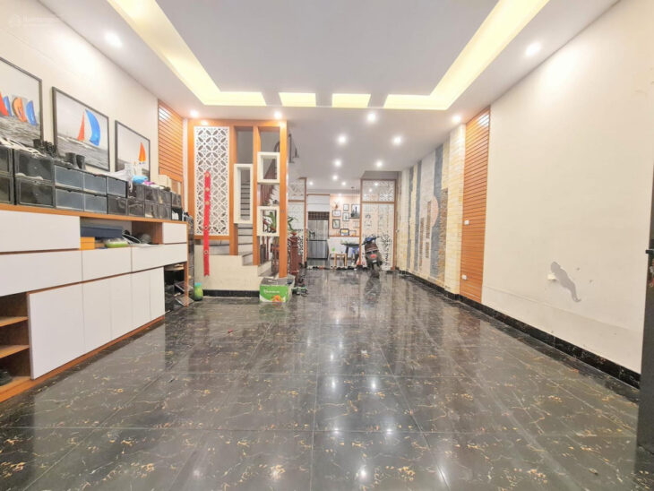 Nhà Kim Giang, DT 55m2 x 5T, giá 7.88 tỷ, ở luôn, ngõ to, nhà thoáng, đẹp, SĐCC