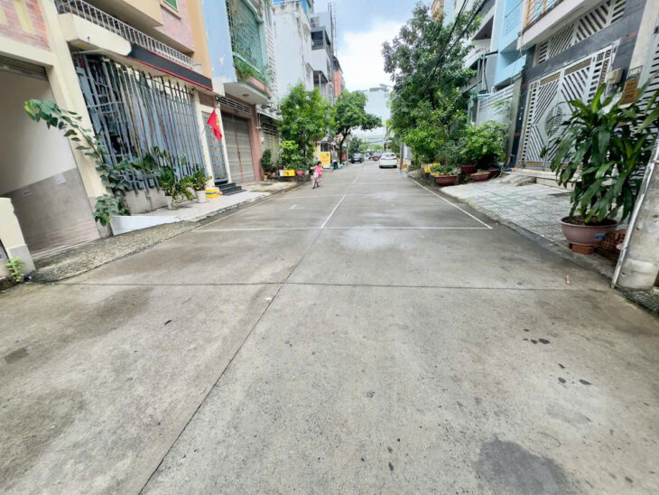 Bán nhà phố 3 tầng khu kinh doanh Hà Huy Giáp Q12 ngang 4.5m 99m2 sát Gò Vấp chỉ 9.8 tỷ.