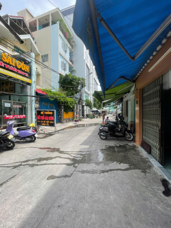 Cho thuê nhà 83/15 Hoà Hưng, Q10 giá 11tr/tháng, 2.7x15m