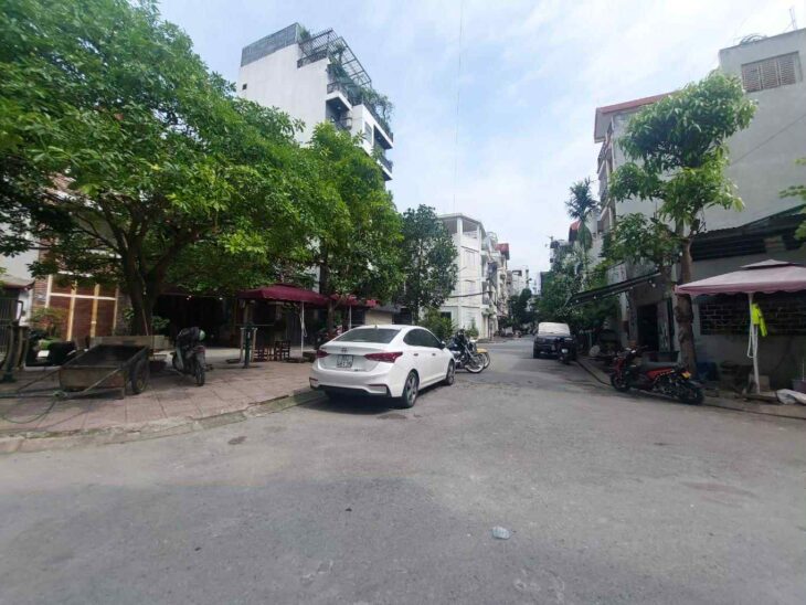 Siêu phẩm Lâm Hạ view vườn hoa, 81m x 5 tầng, mặt tiền 6m, vỉa hè, 3 ôtô tránh nhau