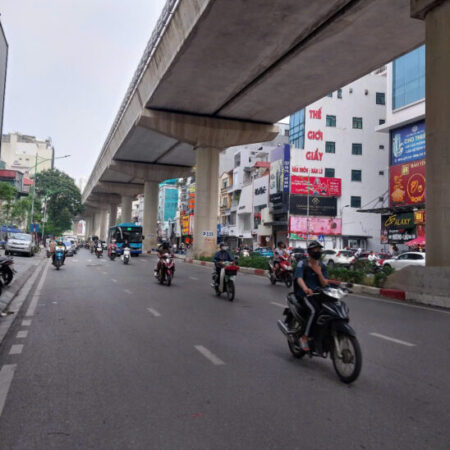 NHÀ ĐẸP DÂN XÂY, PHỐ CẦU GIẤY, 6 TẦNG THANG MÁY, GẦN Ô TÔ TRÁNH – NHỈNH 10 TỶ
