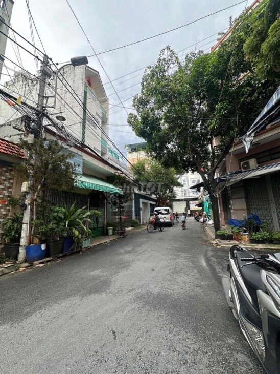 Sát nhà Ga T3 , nhà 4 tầng bề thế, HXH thích hợp đầu tư , lưu trú ngắn hạn 0935094886