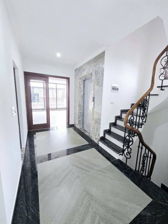 TOÀ VĂN PHÒNG KẾT HỢP NHÀ Ở ĐỈNH CAO CẦU GIẤY – GARA 2 Ô TÔ – 10M RA PHỐ – KINH DOANH – NGÕ THÔNG –