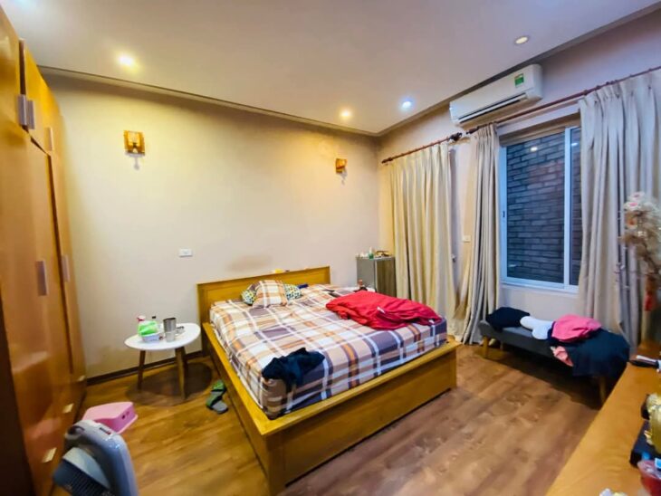 DUY NHẤT ĐỐNG ĐA , 74M ×6 TẦNG THANG MÁY ,NGÕ THÔNG ,SÁT PHỐ ,MẶT TIỀN RỘNG, VF5 QUA NHÀ .