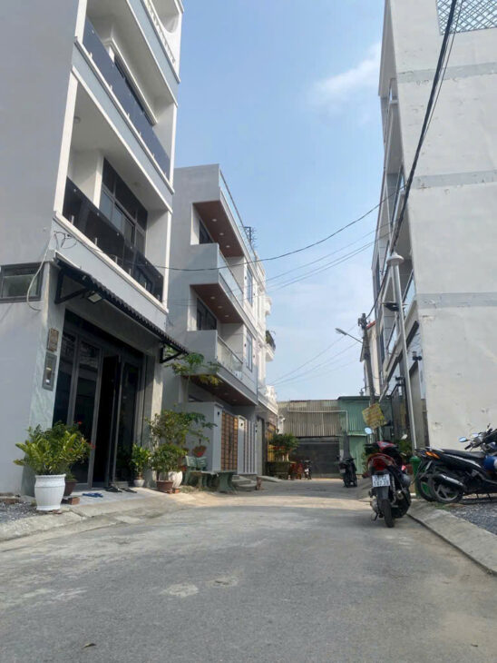 NHÀ ĐẸP 4 TẦNG – TT NHÀ BÈ – ĐƯỜNG XE TẢI TRÁNH – 50M2 – CHỈ NHỈNH 6 TỶ