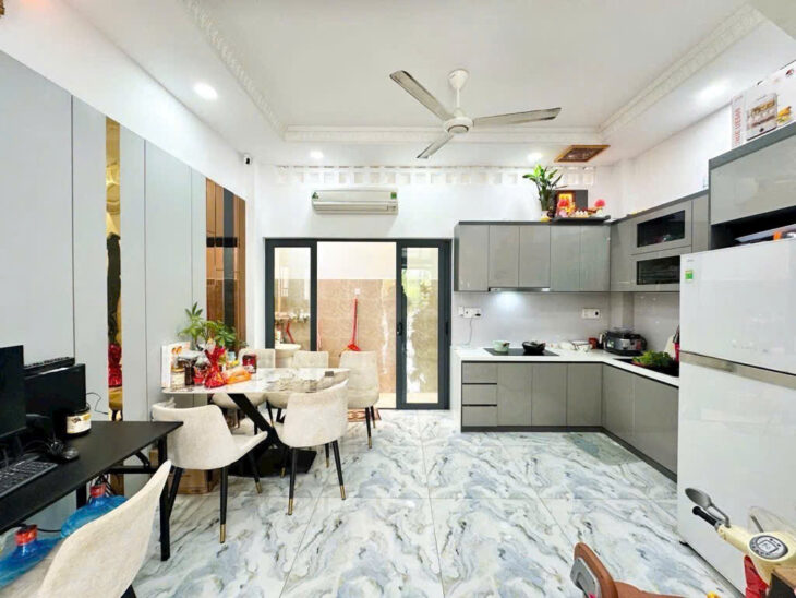 NHÀ ĐẸP 4 TẦNG – TT NHÀ BÈ – ĐƯỜNG XE TẢI TRÁNH – 50M2 – CHỈ NHỈNH 6 TỶ