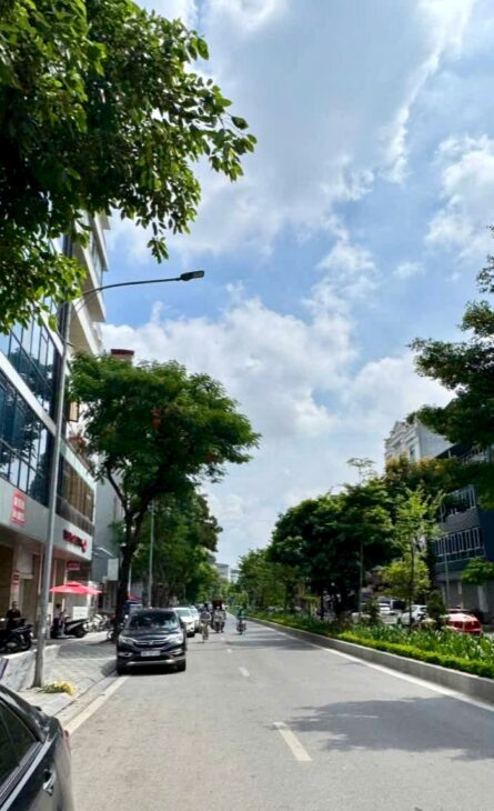 TÒA NHÀ VĂN PHÒNG CỰC ĐẸP_ MẶT PHỐ LẠC LONG QUÂN HỒ TÂY, LOTTE..6 NỔI 1HẦM NÉT ĐÉT
