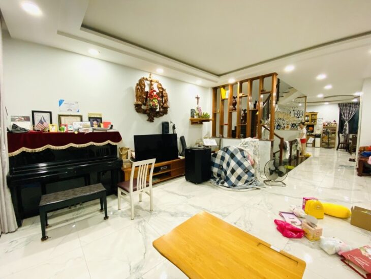 Bán nhà Khu compound Jamona, Quận 7 128m2 (7.5×17) 4 tầng 5PN, 18.5 tỷ