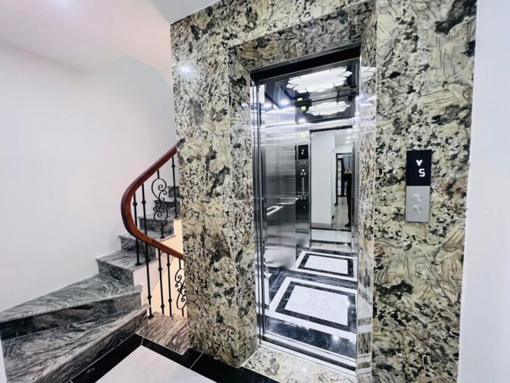 NHÀ SIÊU ĐẸP NGUYỄN KHÁNH TOÀN – 6 TẦNG THANG MÁY – 5M RA Ô TÔ TRÁNH ĐỖ ĐẬU NGÀY ĐÊM – 15M RA MẶT