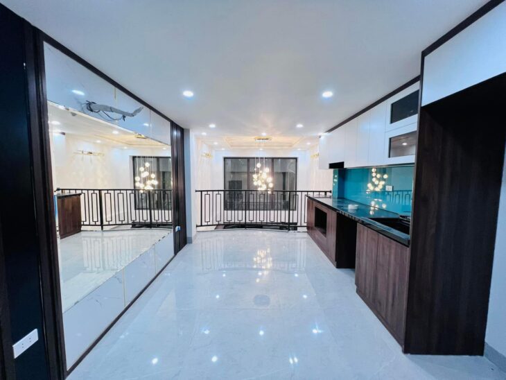 NHÀ SIÊU ĐẸP NGUYỄN KHÁNH TOÀN – 6 TẦNG THANG MÁY – 5M RA Ô TÔ TRÁNH ĐỖ ĐẬU NGÀY ĐÊM – 15M RA MẶT