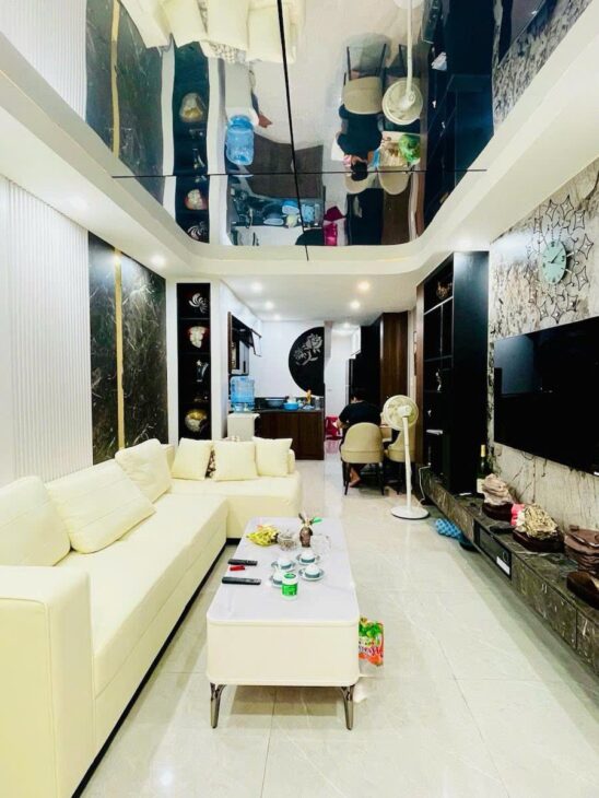 SIÊU PHẨM QUẬN CẦU GIẤY – 10m RA MẶT PHỐ – KHU VỰC HIẾM NHÀ BÁN – PHÂN LÔ QUÂN ĐỘI.