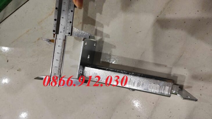 Pat ( Bas) đỡ bảng trượt, ke đỡ bảng trượt