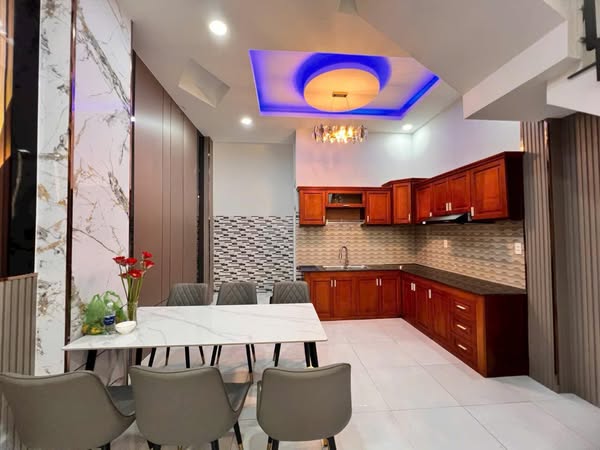 4ty550 SHR ngay TL12 gần uỷ ban phường Thạnh Lộc, full nội thất