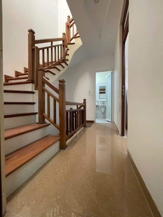 Cho thuê Nhà căn góc, mới, thang máy,vỉa hè, 113m2- 4T, Trần Nhân Tông_46 Tr