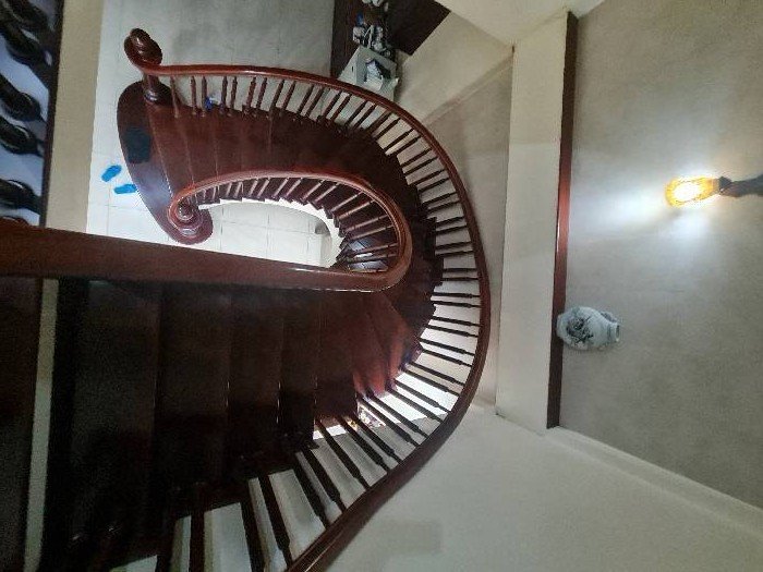 Cho thuê nhà mới, hai cửa đi, Đội Cấn, thang máy; vỉa hè 93m2* 5T- 31 Tr