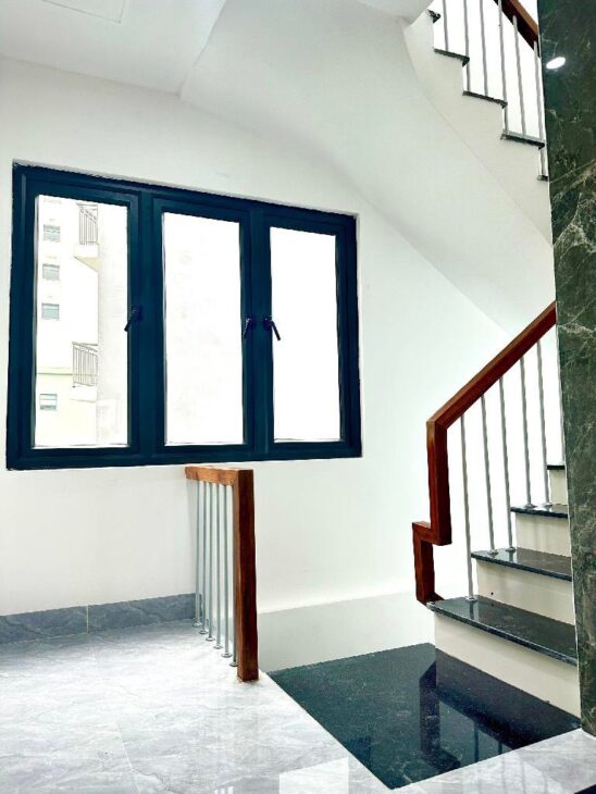 Nhà mình cho thuê nhà mới, hai cửa đi, Đội Cấn; vỉa hè 94m2* 5T- 30 Tr