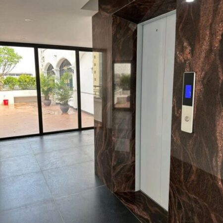 Cho thuê Nhà VP, Nhà Hàng, KD, Xã Đàn, thang máy; vỉa hè 113m2* 5T- 47 Tr