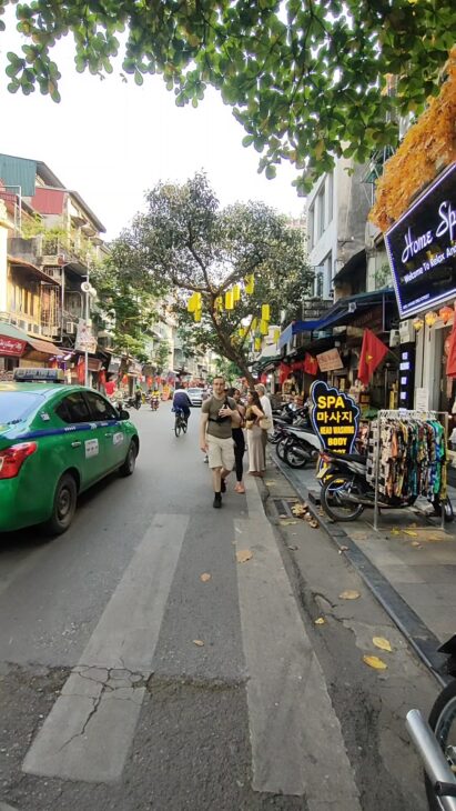GIÁ ĐẸP NHẤT HOÀN KIẾM -MẶT PHỐ KINH DOANH KHÔNG NGỪNG.