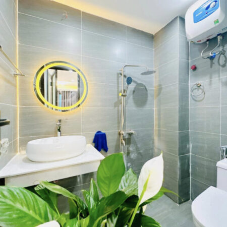 Tôi cho thuê nhà mới, hai cửa đi, Hoàng Văn Thái, 96m2x 5T vỉa hè 29 Tr