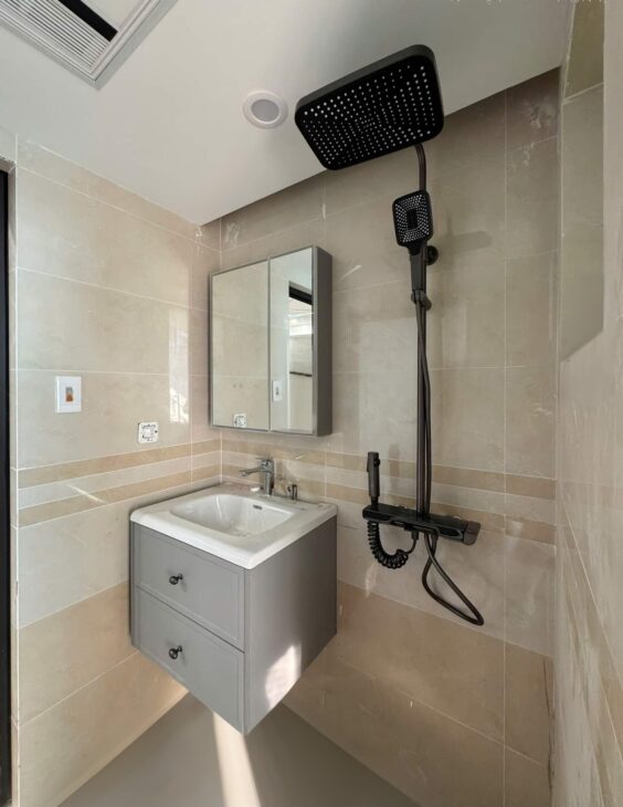 Nhà mình cho thuê nhà lô góc, mới, Mai Hắc Đế; vỉa hè 112m2* 5T- 46 Tr