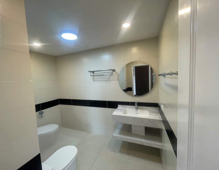 Nhà mình cho thuê nhà mới, hai cửa đi, Đội Cấn; vỉa hè 94m2* 5T- 30 Tr