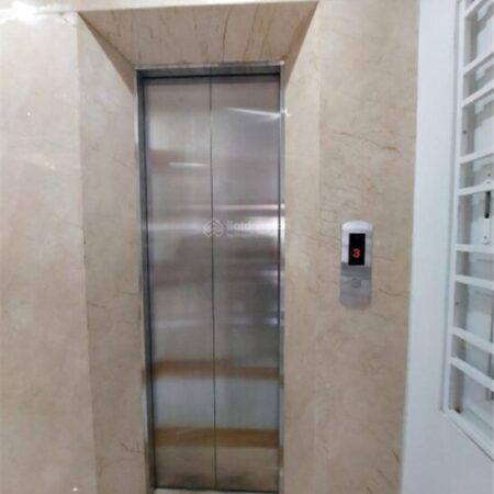 Nhà phố Hoàng Quốc Việt – 5 tầng BTCT có cả thang máy – full nội thất gỗ – chỉ với 9 tỷ