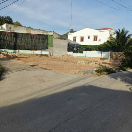 BÁN LÔ ĐẤT 2 MẶT TIỀN CỰC ĐẸP TẠI HÒN NGHÊ, VĨNH NGỌC. TP NHA TRANG